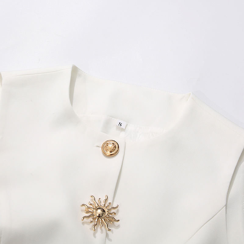 เสื้อกั๊กคอโอสีขาว กระดุมสีทอง - Women Formal Wear Vest บทวิจารณ์และราคา