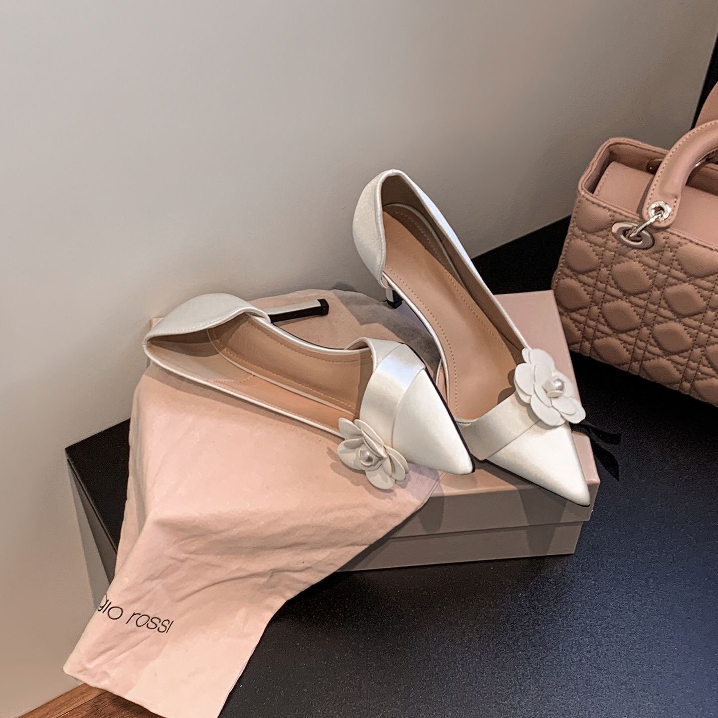 รองเท้าส้นเข็มปลายแหลมผ้าซาติน - Women Formal Wear Heels บทวิจารณ์และราคา